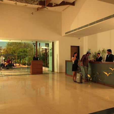 Palm Green Club Resort Jetalpur Bagian luar foto