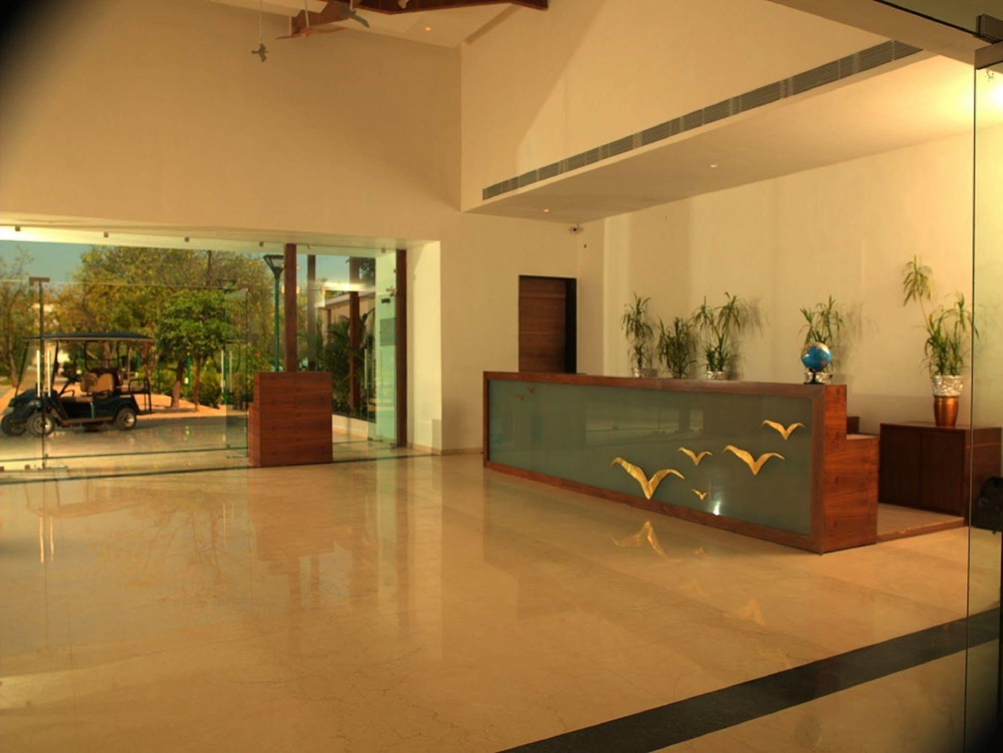 Palm Green Club Resort Jetalpur Bagian luar foto